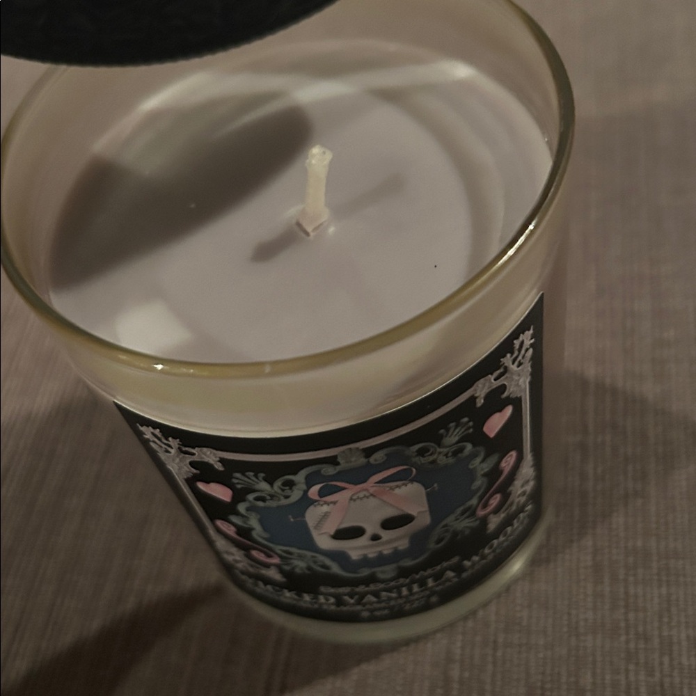 BATH BODY WORKS Wicked Vanilla Woods 1-wick Halloween Candle NEW - Picture 3 of 4